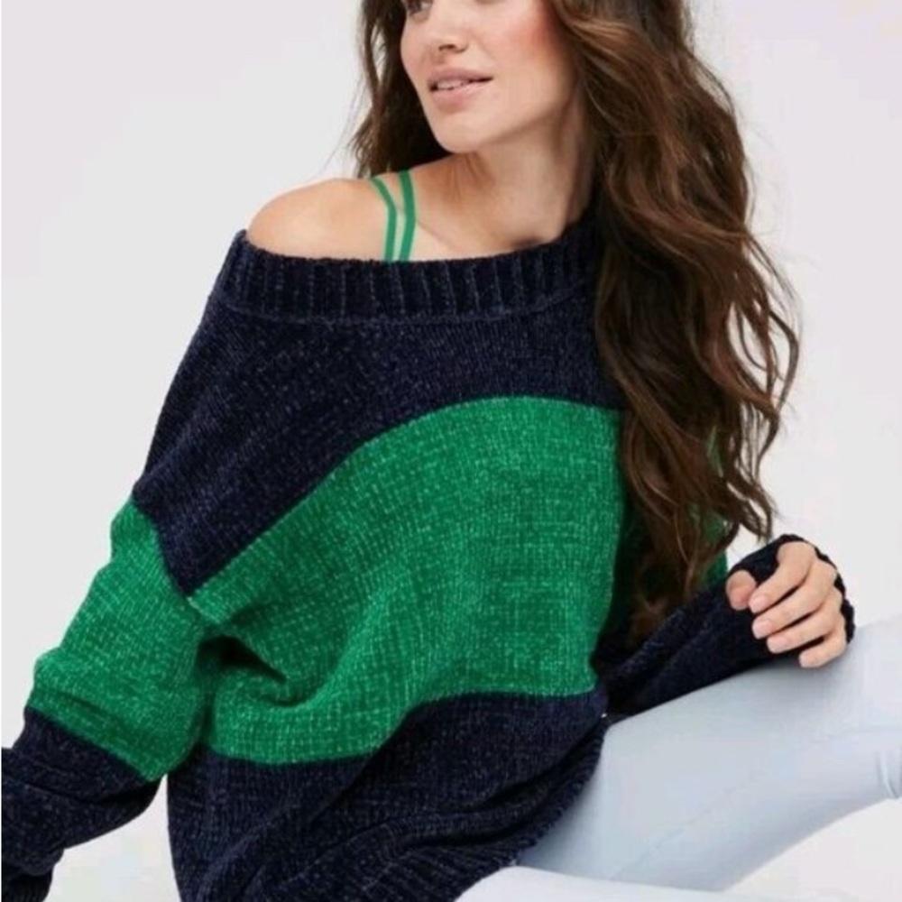 Aerie Off-the-Shoulder Navy and Green Sweater